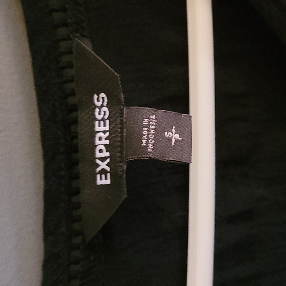 Express top. - Picture 2 of 3